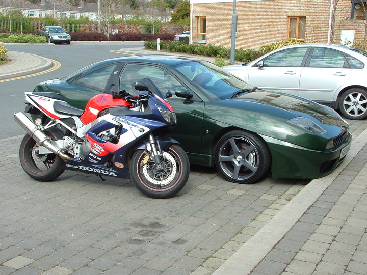 Click image for larger version. 

Name:	fiat and fireblade.jpg 
Views:	470 
Size:	124.5 KB 
ID:	113719