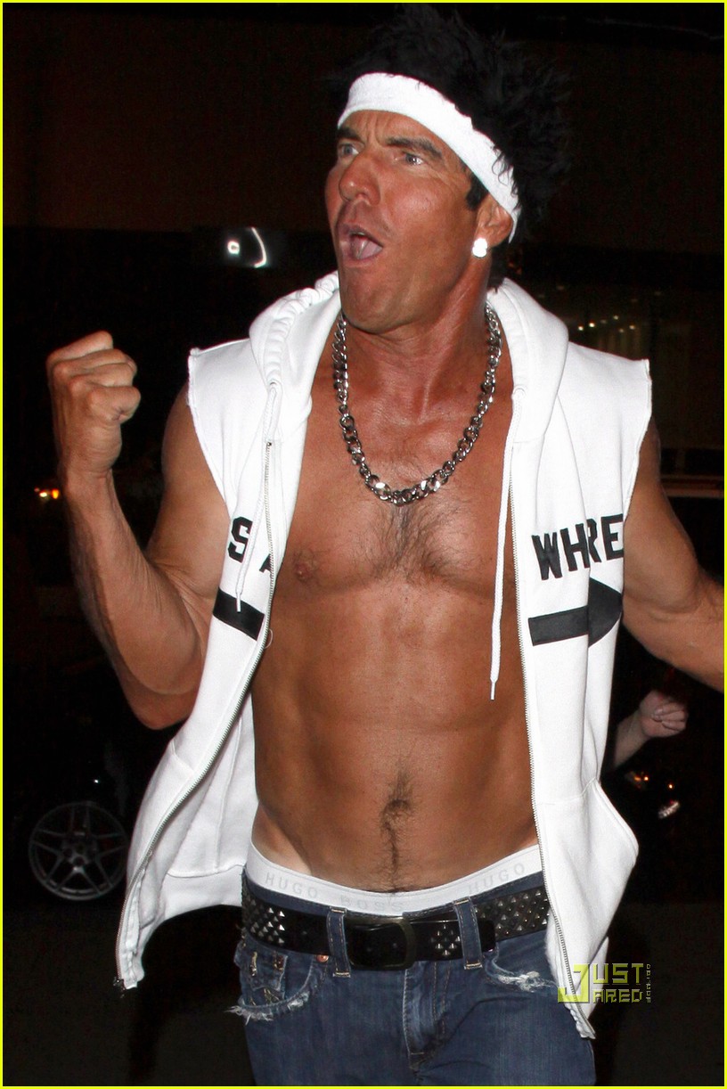 Click image for larger version. 

Name:	dennis-quaid-shirtless-jersey-shore-guido-for-halloween-02.jpg 
Views:	1549 
Size:	203.5 KB 
ID:	118434