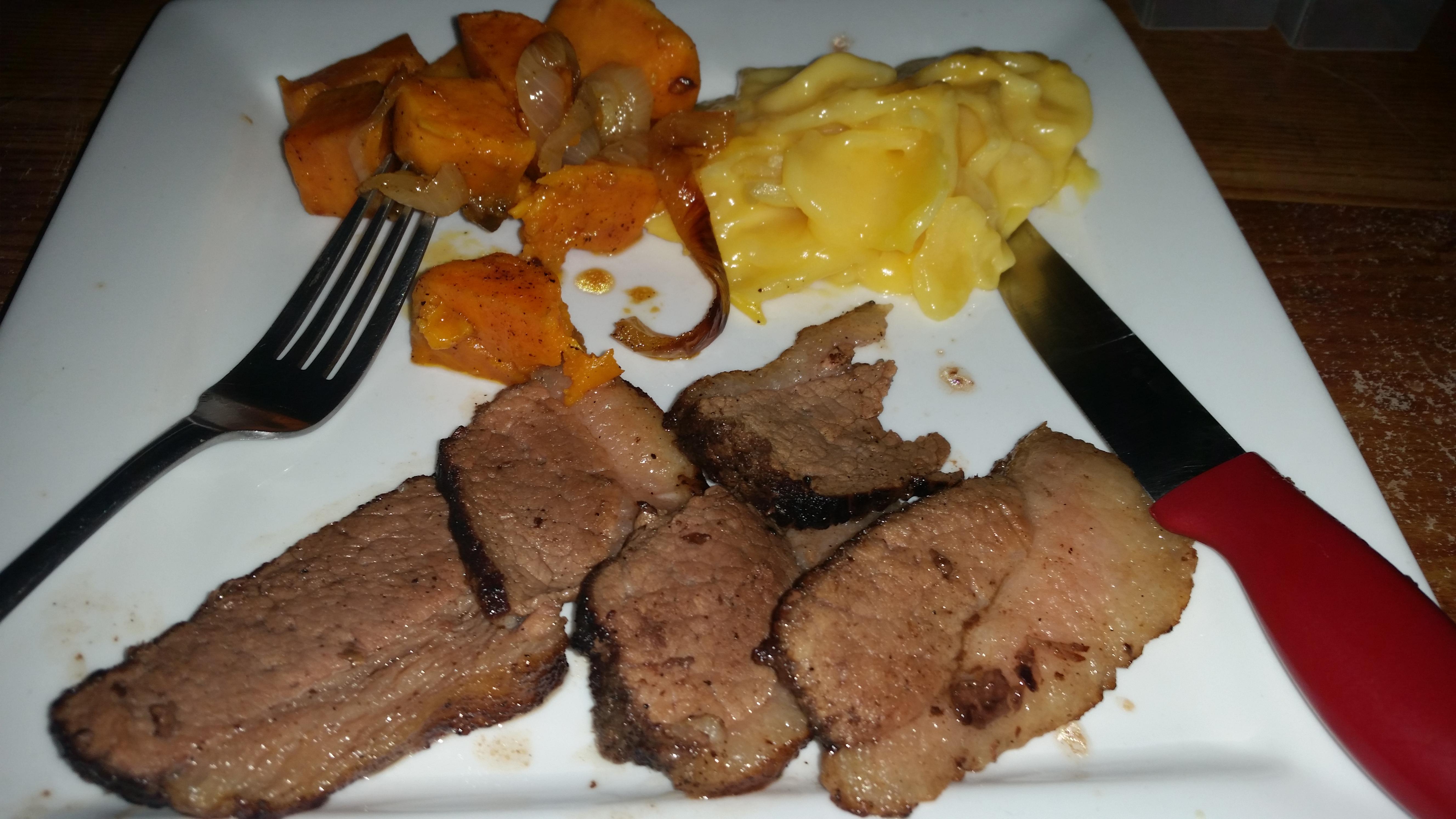 Click image for larger version. 

Name:	brisket.jpg 
Views:	101 
Size:	1.02 MB 
ID:	166895