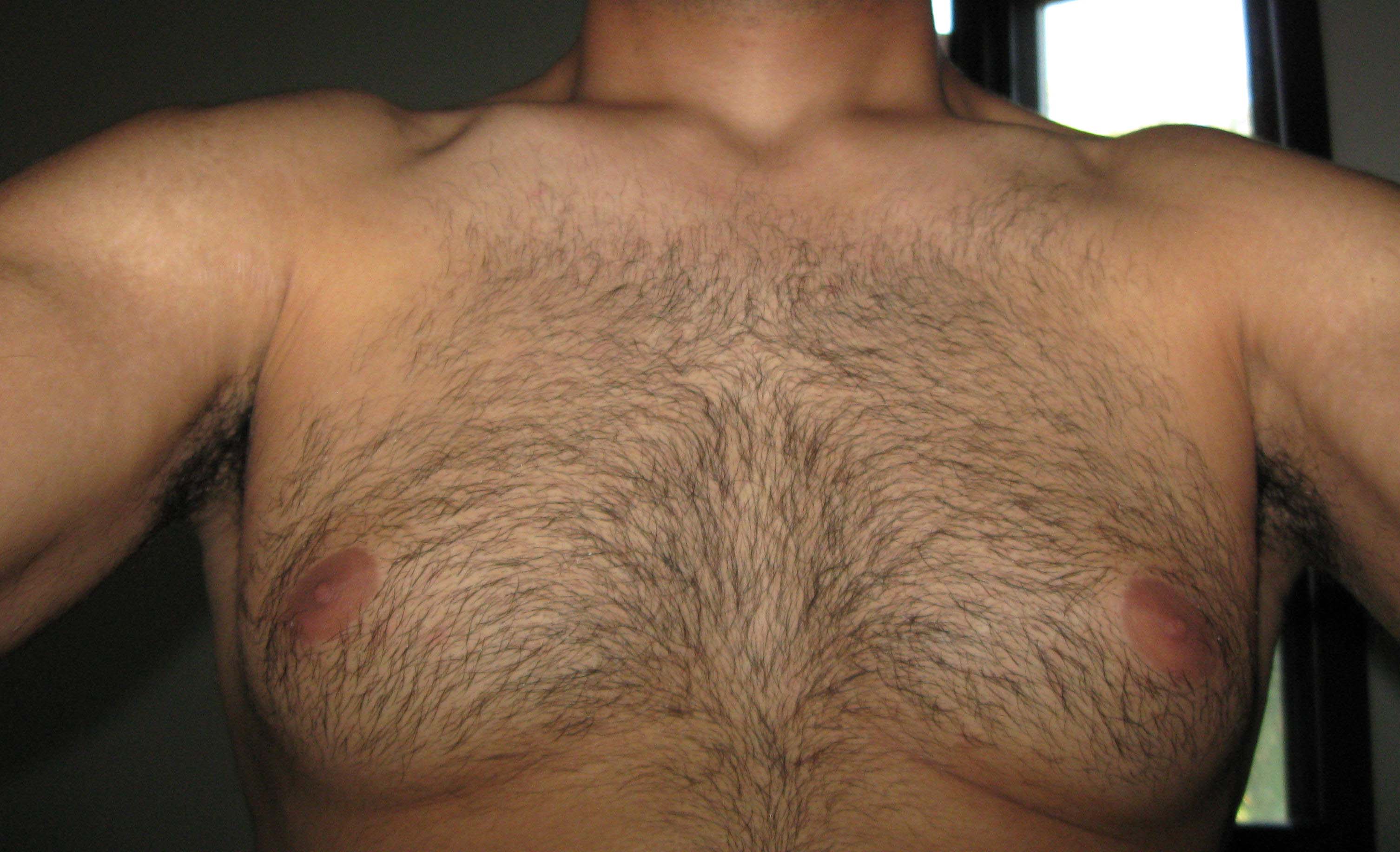 черные волосы на груди у мужчин фото 26
