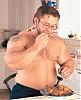 about the pic of lee preist fat a*s.-fatleepriest1.jpg